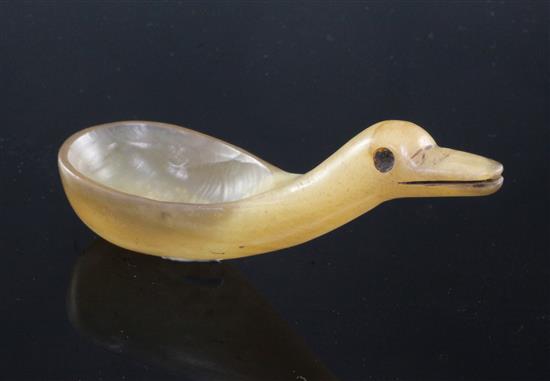 A Chinese chalcedony ladle, in Han dynasty style, 10.3cm